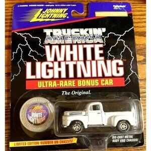 DIE CAST Johnny Lightning Truckin America White 1950 Ford F-1 Pickup 421-02 New